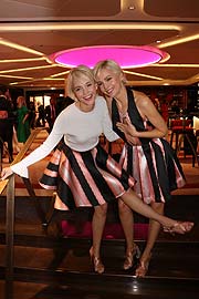 die Meise Zwillinge Nina und Julia Meise auf dem Vier Jahreszeiten Fashion Dinner am 15.03.2018 (©Foto: Martin Schmitz)